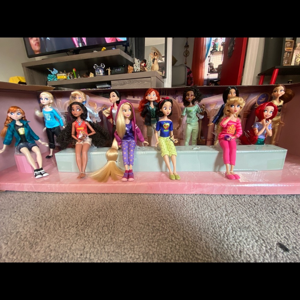 Ralph breaks the internet princesses, brand new,never been played